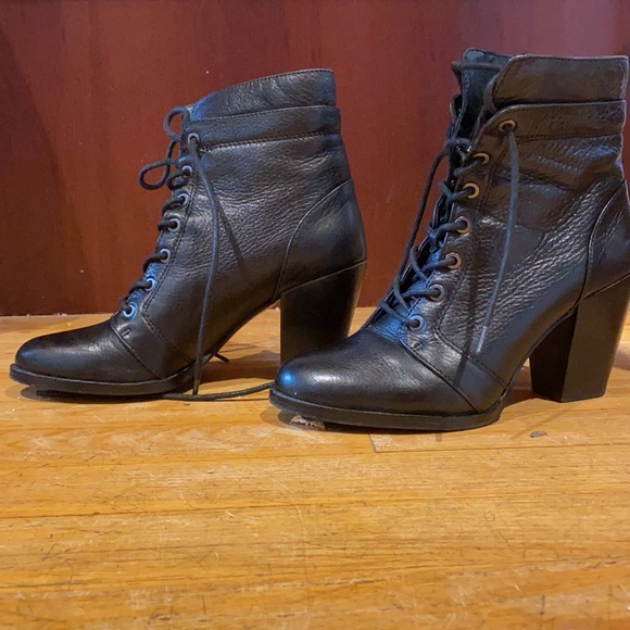 Kenneth Cole 5.5 Nellie boots - Picture 4 of 8